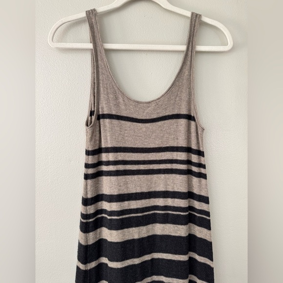 Vince Striped Cotton Maxi Dress - Picture 5 of 7